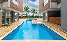Prédio com Piscina e Academia em Floripa - RGN